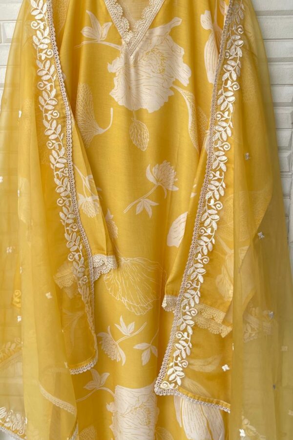 Muslin Printed With Croatia Lace Suit