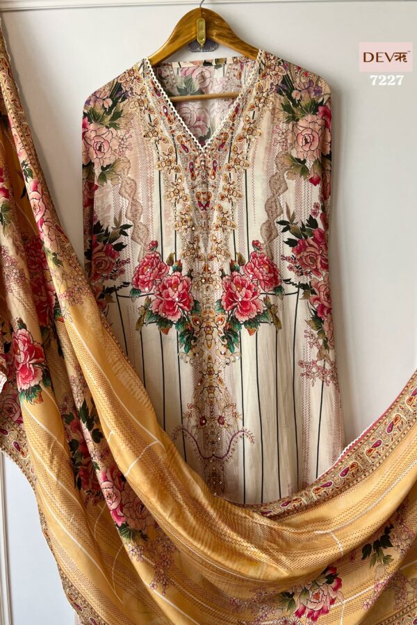 Pure Muslin Pakistan Printed With Beautiful Mirror & Laces Work Suit
