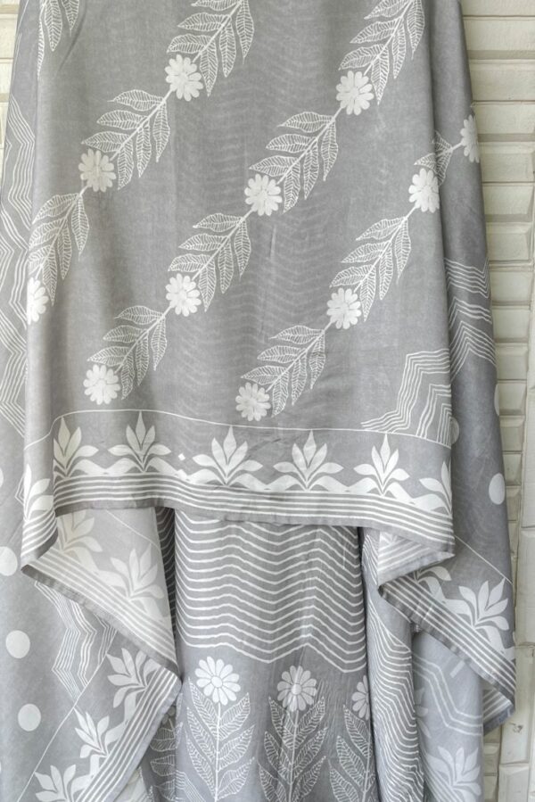 Silk Muslin Printed With Sequence & Pearl Embroidery Suit